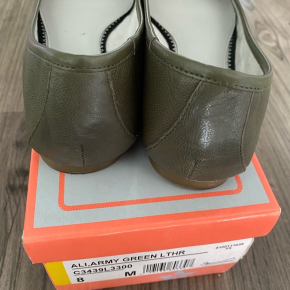 COPY - Sam Edelman Circus olive green ballet flats with a bow and spikes at the… - Picture 5 of 9